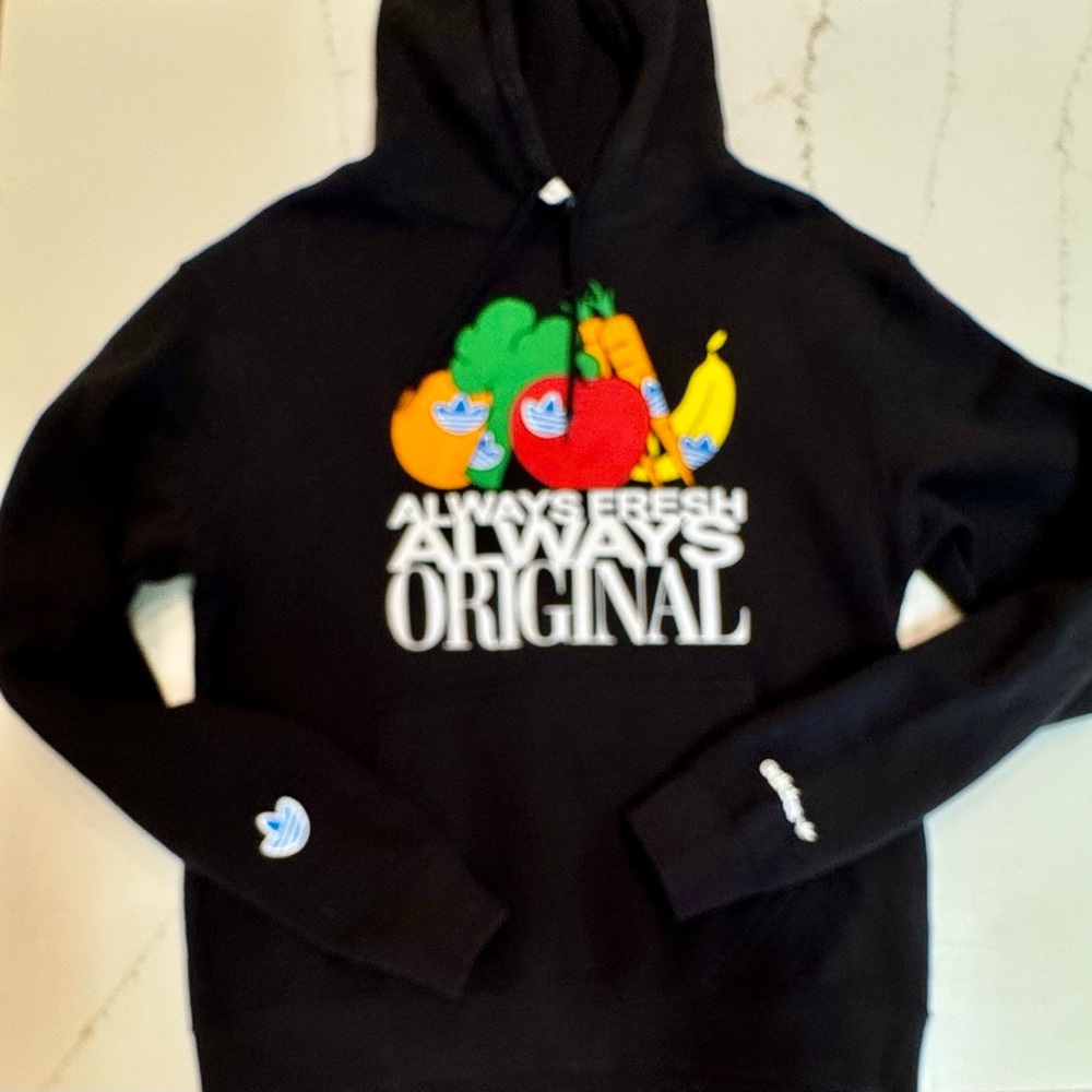 ADIDAS 3 Stripe Graphic Hoodie Size Small